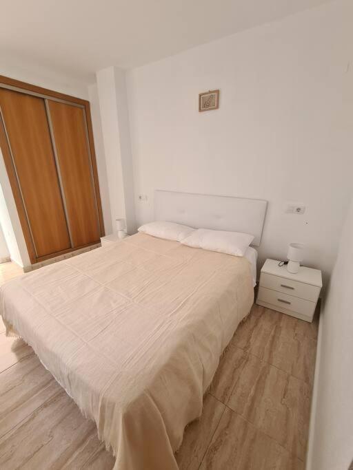 Beautiful Apartment With Patio Torrevieja Ngoại thất bức ảnh