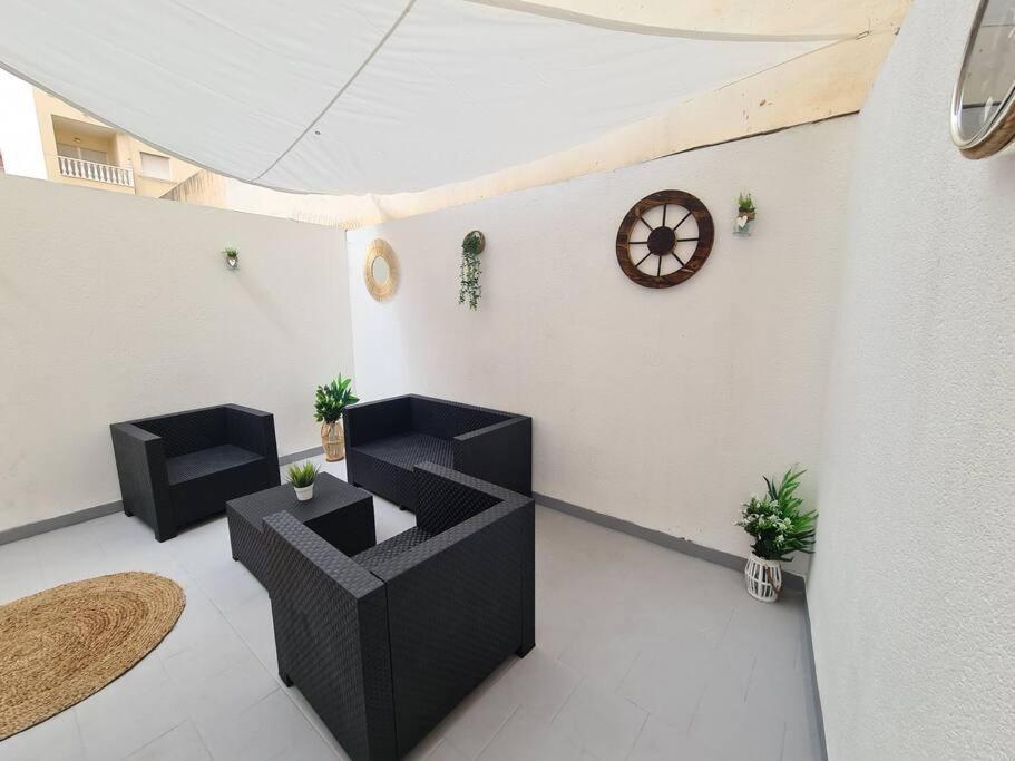 Beautiful Apartment With Patio Torrevieja Ngoại thất bức ảnh