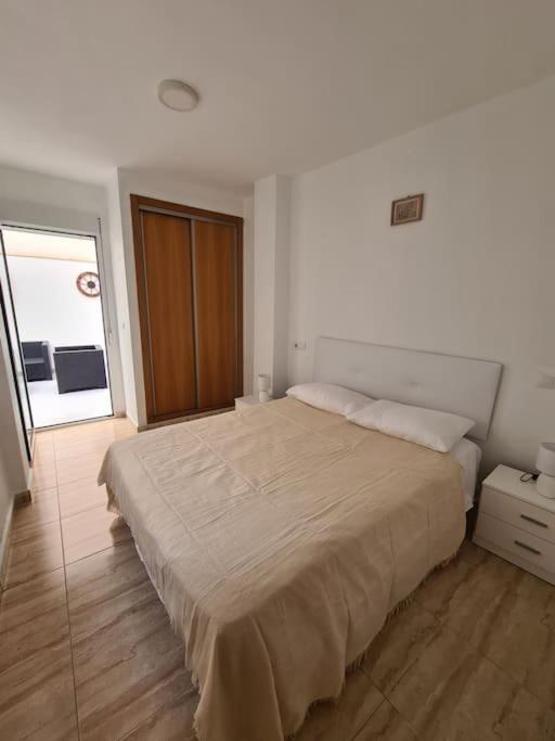 Beautiful Apartment With Patio Torrevieja Ngoại thất bức ảnh