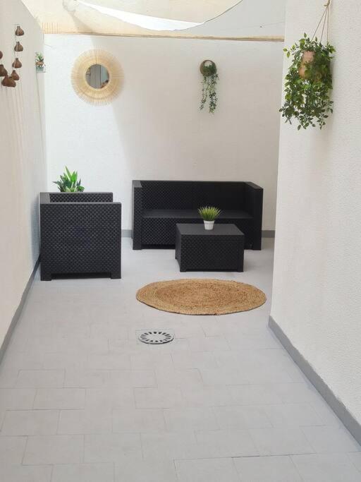 Beautiful Apartment With Patio Torrevieja Ngoại thất bức ảnh