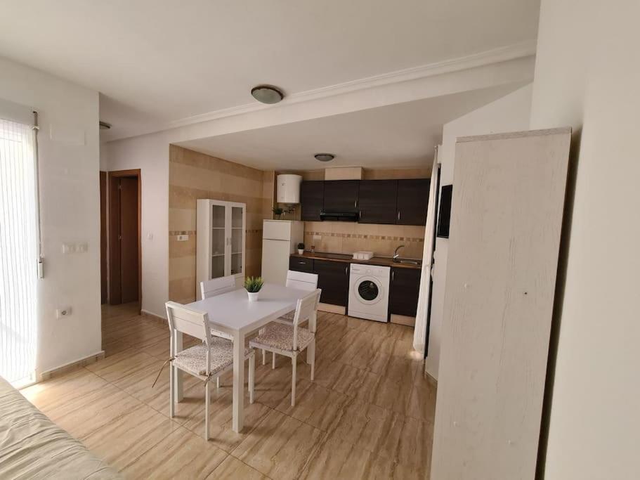 Beautiful Apartment With Patio Torrevieja Ngoại thất bức ảnh